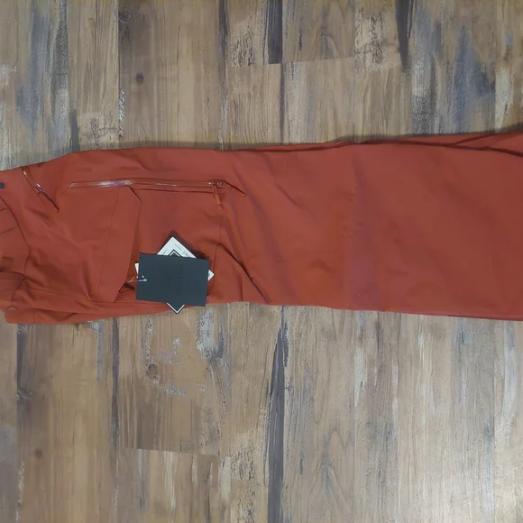 (BRAND NEW) Arc'teryx Sabre Goretex Ski & Board Pants - Picture 2 of 10